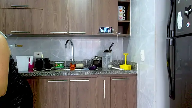 Snapshot of adan_eva960 chatting on December 10, 6:17 pm adan eva960 online show from December 10, 6:17 pm