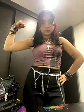 Snapshot of _Gothiccbitch_ chatting on December 6, 4:03 am  Gothiccbitch  online show from December 6, 4:03 am