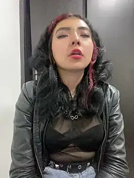 Snapshot of _Gothiccbitch_ chatting on December 13, 2:54 am  Gothiccbitch  online show from December 13, 2:54 am