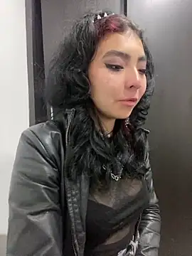 Snapshot of _Gothiccbitch_ chatting on December 13, 6:00 am  Gothiccbitch  online show from December 13, 6:00 am