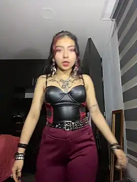 Snapshot of _Gothiccbitch_ chatting on December 19, 7:40 am  Gothiccbitch  online show from December 19, 7:40 am