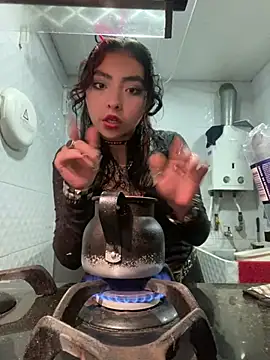 Snapshot of _Gothiccbitch_ chatting on December 21, 7:03 am  Gothiccbitch  online show from December 21, 7:03 am