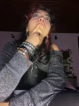 Snapshot of _Gothiccbitch_ chatting on January 9, 5:34 am  Gothiccbitch  online show from January 9, 5:34 am