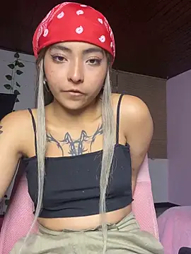 Snapshot of _Gothiccbitch_ chatting on January 11, 6:24 am  Gothiccbitch  online show from January 11, 6:24 am