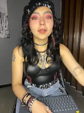 Snapshot of _Gothiccbitch_ chatting on January 16, 3:56 am  Gothiccbitch  online show from January 16, 3:56 am