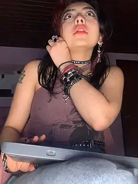 Snapshot of _Gothiccbitch_ chatting on January 23, 10:22 am  Gothiccbitch  online show from January 23, 10:22 am