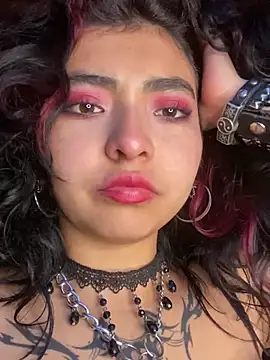 Snapshot of _Gothiccbitch_ chatting on February 15, 1:53 am  Gothiccbitch  online show from February 15, 1:53 am