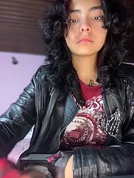 Snapshot of _Gothiccbitch_ chatting on February 25, 2:58 am  Gothiccbitch  online show from February 25, 2:58 am