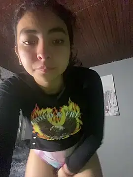 Snapshot of _Gothiccbitch_ chatting on March 20, 3:02 am  Gothiccbitch  online show from March 20, 3:02 am