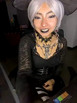 Snapshot of _Gothiccbitch_ chatting on October 9, 7:50 am  Gothiccbitch  online show from October 9, 7:50 am