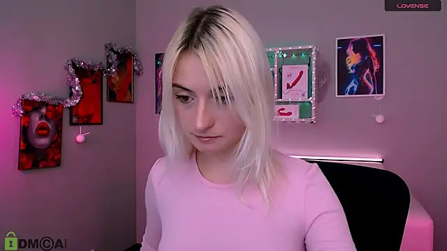 Snapshot of melisa_white1 chatting on January 7, 8:22 pm melisa white1 online show from January 7, 8:22 pm