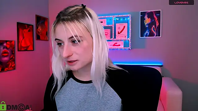 Snapshot of melisa_white1 chatting on January 14, 8:36 pm melisa white1 online show from January 14, 8:36 pm