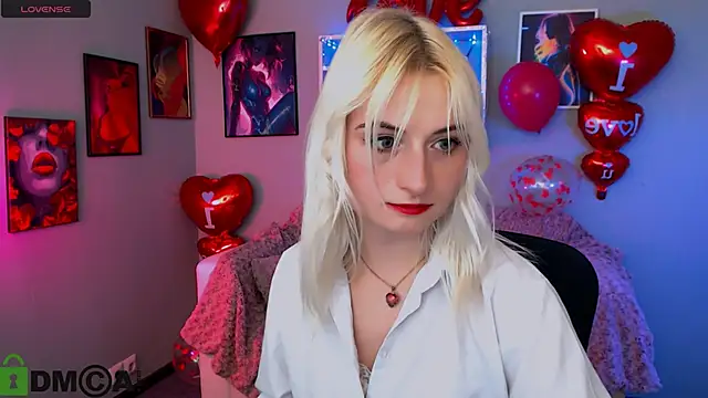 Snapshot of melisa_white1 chatting on February 14, 8:38 pm melisa white1 online show from February 14, 8:38 pm