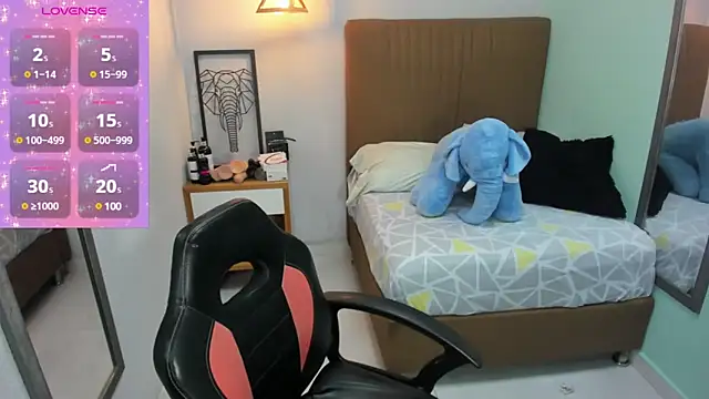 delilaquinn online show from January 13, 7:21 pm