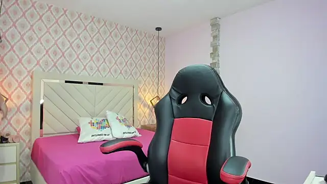 delilaquinn online show from January 23, 7:18 pm