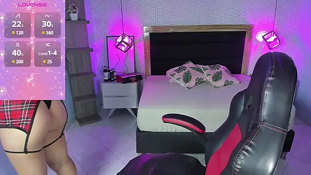 delilaquinn online show from February 13, 12:21 pm