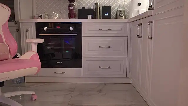 Snapshot of Golden_Aline chatting on December 7, 6:59 pm Golden Aline online show from December 7, 6:59 pm