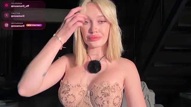 Snapshot of Golden_Aline chatting on June 16, 12:52 pm Golden Aline online show from June 16, 12:52 pm