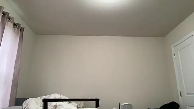 Snapshot of SluggishChase99 chatting on March 3, 7:31 pm SluggishChase99 online show from March 3, 7:31 pm