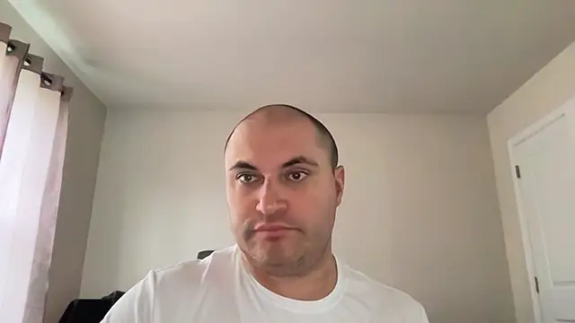 Snapshot of SluggishChase99 chatting on March 16, 12:53 pm SluggishChase99 online show from March 16, 12:53 pm