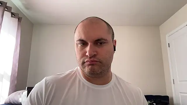 Snapshot of SluggishChase99 chatting on March 17, 3:37 pm SluggishChase99 online show from March 17, 3:37 pm