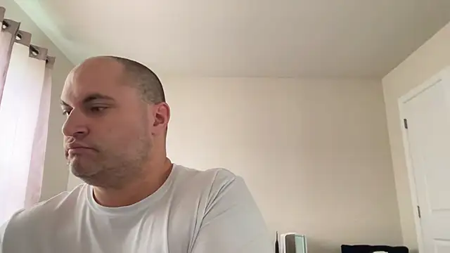 Snapshot of SluggishChase99 chatting on April 1, 1:12 pm SluggishChase99 online show from April 1, 1:12 pm