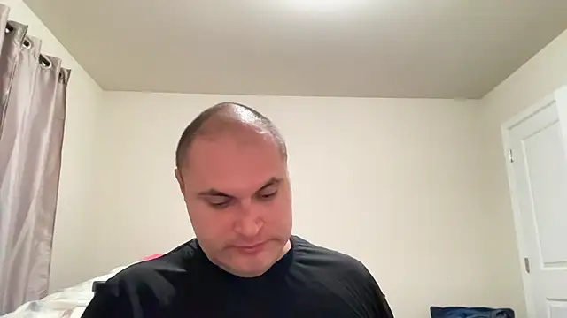 Snapshot of SluggishChase99 chatting on April 7, 1:28 am SluggishChase99 online show from April 7, 1:28 am