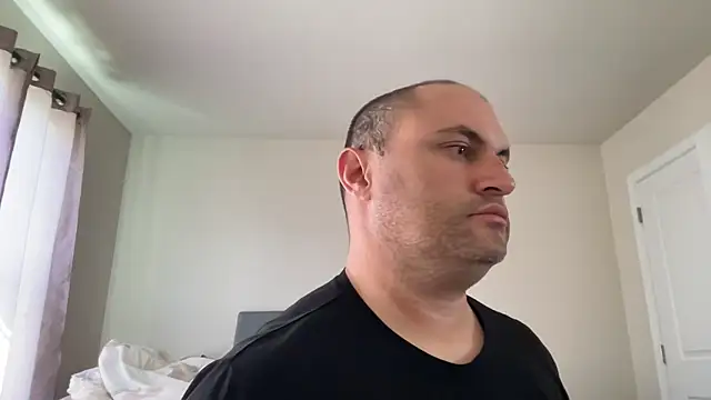 Snapshot of SluggishChase99 chatting on April 8, 5:13 pm SluggishChase99 online show from April 8, 5:13 pm