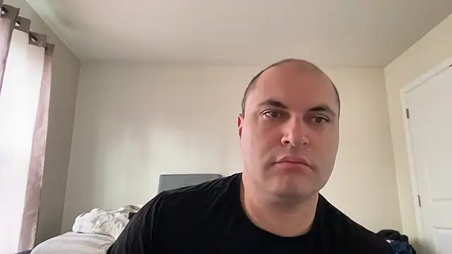 Snapshot of SluggishChase99 chatting on April 11, 1:37 pm SluggishChase99 online show from April 11, 1:37 pm