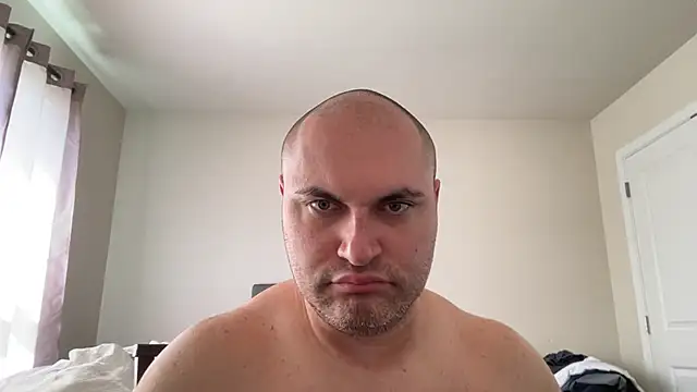 Snapshot of SluggishChase99 chatting on April 14, 3:18 pm SluggishChase99 online show from April 14, 3:18 pm