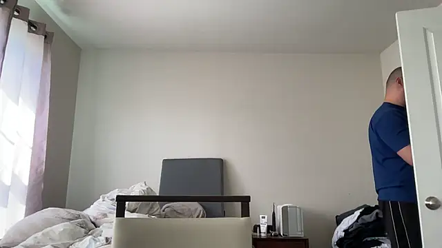 Snapshot of SluggishChase99 chatting on April 15, 3:30 pm SluggishChase99 online show from April 15, 3:30 pm