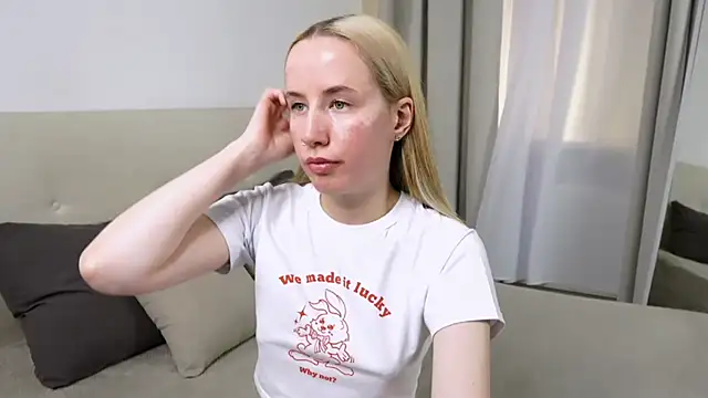 Cassie Kelman online show from December 2, 9:54 pm