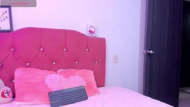 LucianaTomson online show from November 22, 9:03 pm