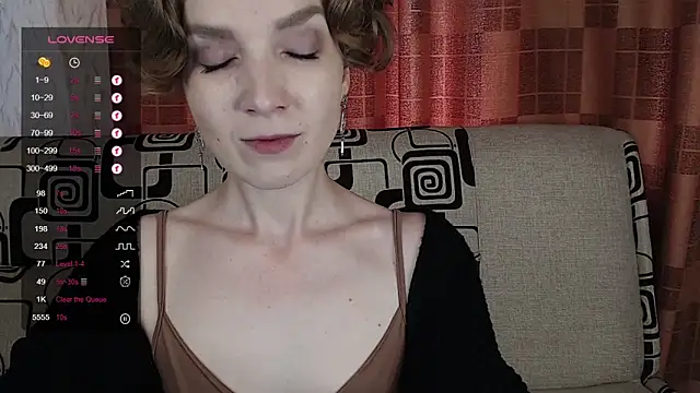 Snapshot of TinaWince chatting on June 19, 4:50 am TinaWince online show from June 19, 4:50 am