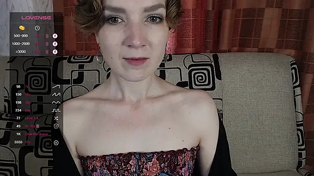 Snapshot of TinaWince chatting on June 21, 4:59 am TinaWince online show from June 21, 4:59 am