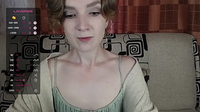 Snapshot of TinaWince chatting on June 25, 4:45 am TinaWince online show from June 25, 4:45 am