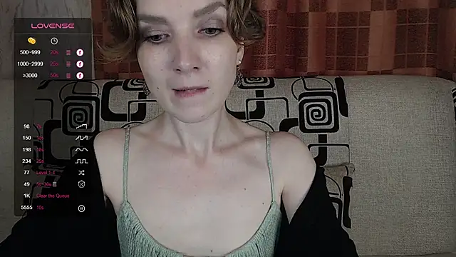 Snapshot of TinaWince chatting on July 2, 5:02 am TinaWince online show from July 2, 5:02 am