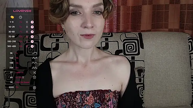 Snapshot of TinaWince chatting on July 10, 5:23 am TinaWince online show from July 10, 5:23 am
