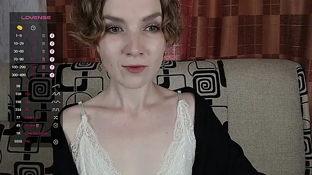 Snapshot of TinaWince chatting on July 18, 5:11 am TinaWince online show from July 18, 5:11 am