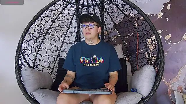 alex noa online show from September 24, 7:50 pm