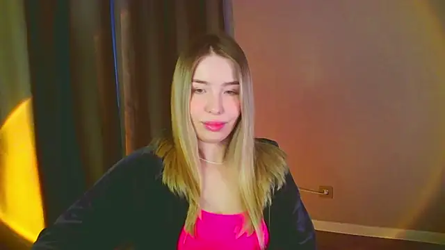 mia raspberrie online show from January 11, 11:12 am