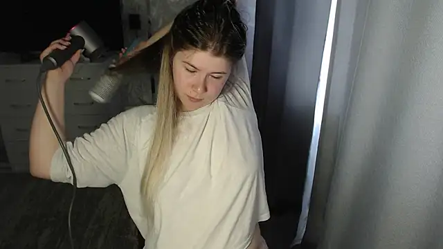 MelissaXKinky online show from March 18, 9:42 am