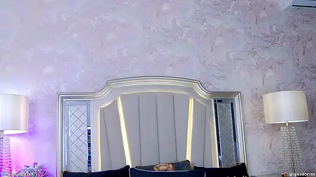 Issadorra online show from February 27, 9:00 am