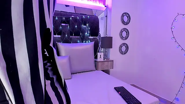 Charlotte Myers online show from February 24, 11:43 am