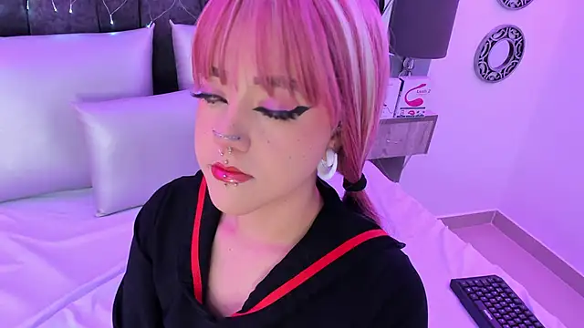 Charlotte Myers online show from March 13, 6:01 pm