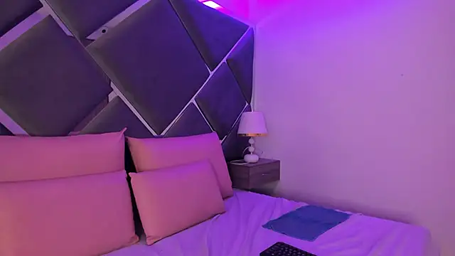 Charlotte Myers online show from October 2, 7:43 pm