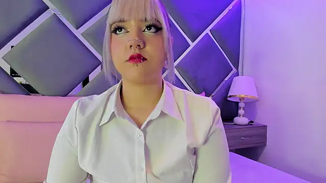 Charlotte Myers online show from October 15, 7:47 pm