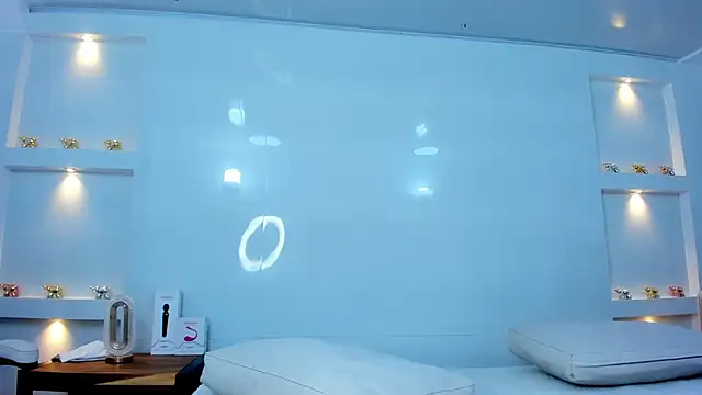 Snapshot of Dalia-Prada chatting on November 14, 5:17 am Dalia-Prada online show from November 14, 5:17 am