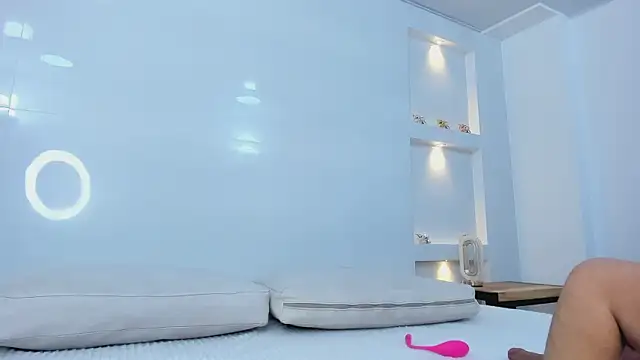 Snapshot of Dalia-Prada chatting on December 19, 4:41 am Dalia-Prada online show from December 19, 4:41 am