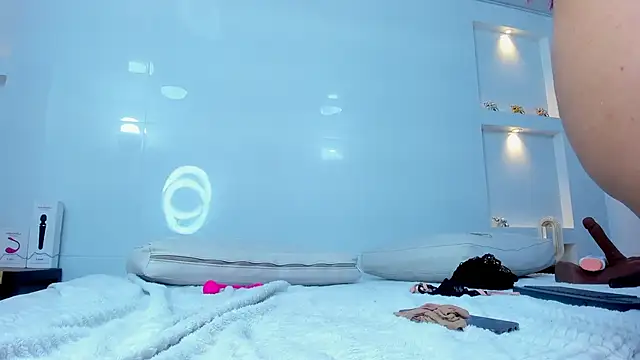 Snapshot of Dalia-Prada chatting on December 20, 5:25 am Dalia-Prada online show from December 20, 5:25 am